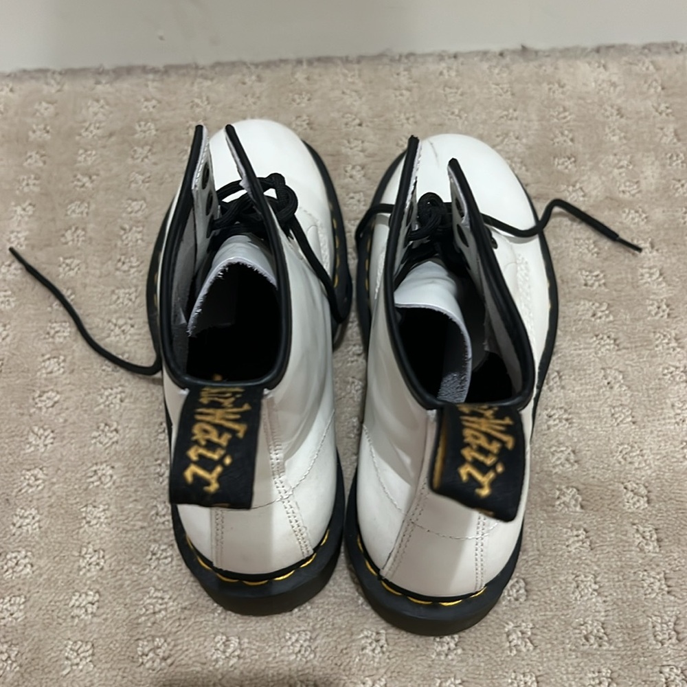 WHITE DR MARTENS - Picture 3 of 3